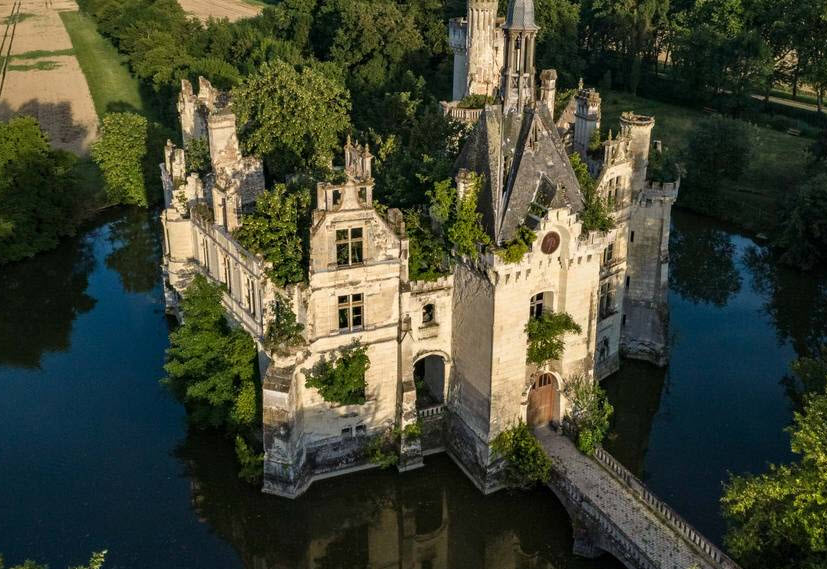La Mothe Chandenier, France